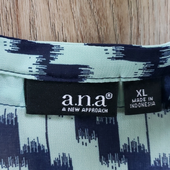 EUC🦋 a.n.a. Lightweight Blouse XL - Picture 2 of 6